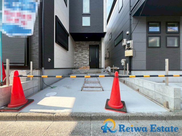 新築戸建　茅ヶ崎市小和田3丁目の駐車場