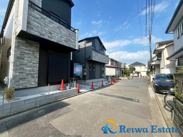 新築戸建　茅ヶ崎市小和田3丁目の前面道路含む現地写真