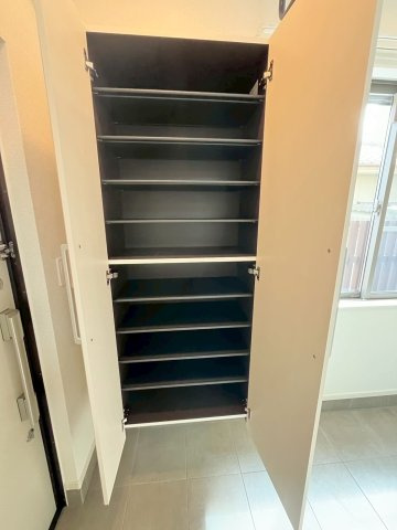 メゾングランシャンの収納|ちょっとした収納スペースも充実しています