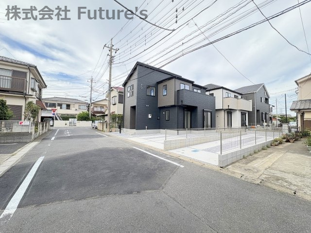 吉川市道庭2丁目　新築戸建　全2棟　1号棟の前面道路含む現地写真|前面道路含む現地写真です。