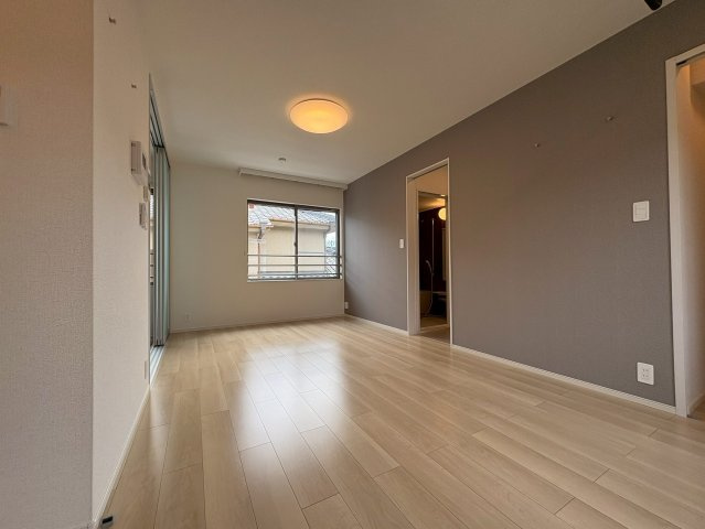 メゾン　グランシャンの居間・リビング|こちらのリビングで趣味の時間をお楽しみください