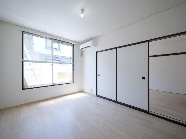 星島コーポＣ棟の洋室