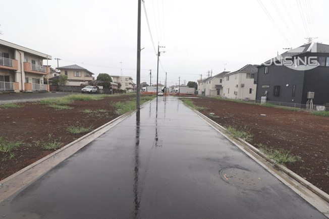 【前面道路含む現地写真】 | 武蔵村山市岸1丁目　売地　全10区画　8号区 | 前面道路含む現地写真です