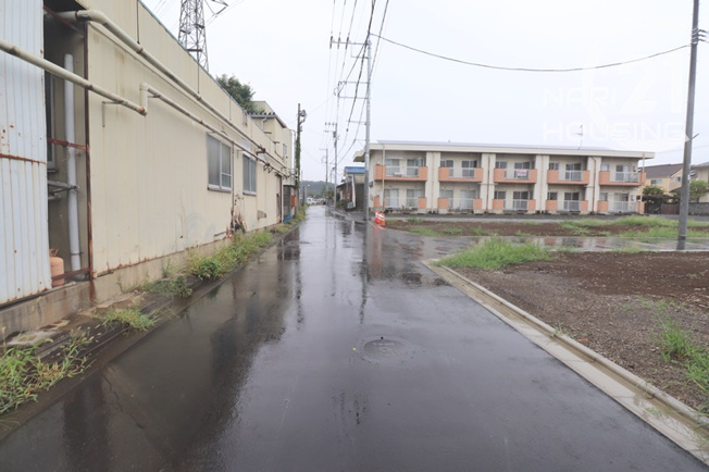 【前面道路含む現地写真】 | 武蔵村山市岸1丁目　売地　全10区画　8号区 | 前面道路含む現地写真です