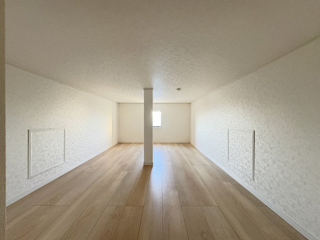 【収納】 | 志木市中宗岡5丁目　新築一戸建住宅　全4棟　(志木本店) | 屋根裏（2025年12月）撮影
使い方が広がる、ゆとりある屋根裏6.2帖。
