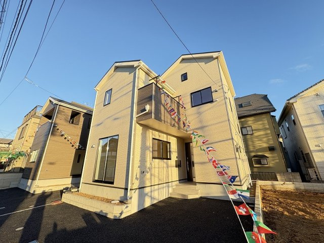 【外観】 | 志木市中宗岡5丁目　新築一戸建住宅　全4棟　(志木本店) | 現地（2025年12月）撮影
カースペース2台分あり（うち1台は軽自動車対応）。来客時にも便利です。