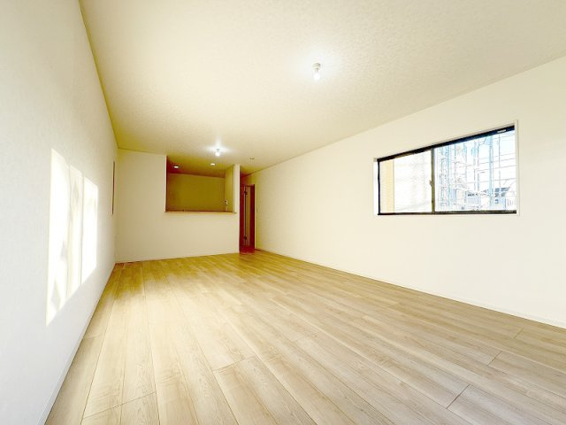 【居間・リビング】 | 志木市中宗岡5丁目　新築一戸建住宅　全4棟　(志木本店) | リビング（2025年12月）撮影
対面キッチンからリビングを見渡せ、家族の様子を感じながら家事ができます。