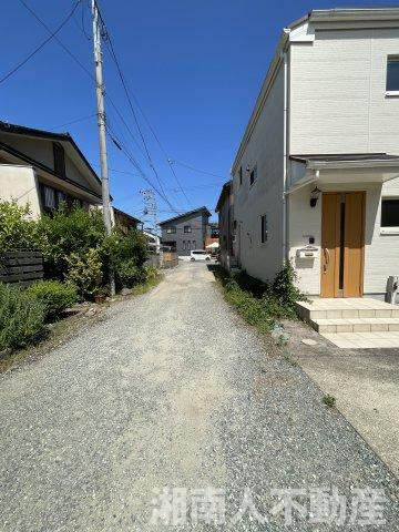 小田原市久野 　戸建の前面道路含む現地写真|前面道路含む現地写真です