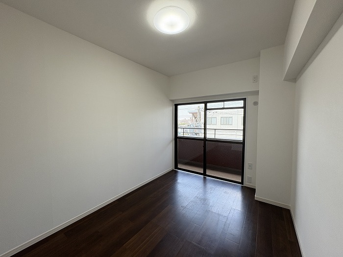 三旺マンション藤森の洋室