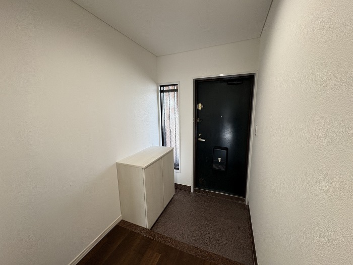 三旺マンション藤森の玄関