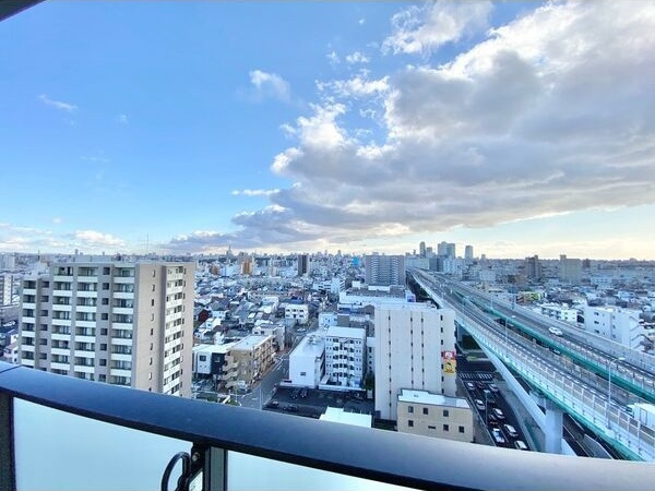 S-RESIDENCE庄内通のバルコニー