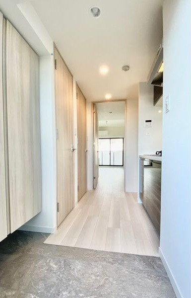 S-RESIDENCE庄内通の玄関