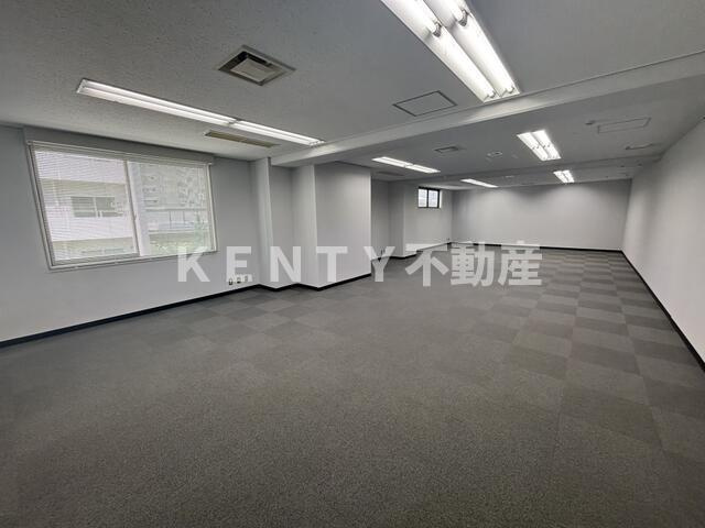 【ロビー】 | 山手ビル | 建物の内部です