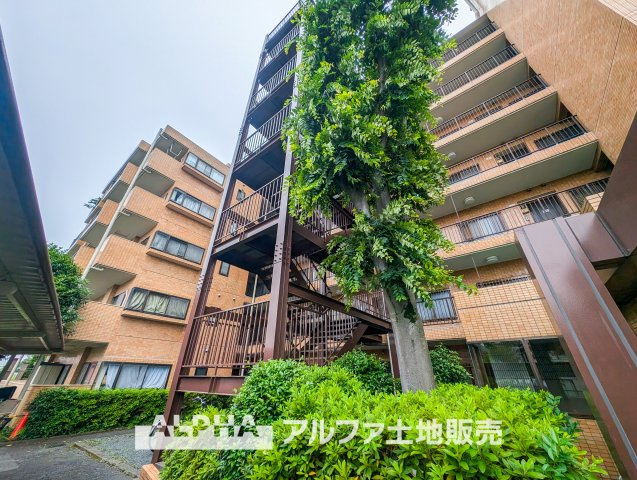 ダイアパレス昭島Ⅱの外観|【cozy living】
◆休日は◆仕事から切り離された家族の為だけの場所でゆっくりくつろぎたい。趣味や、習い事で休日を過ごすも楽しいが、結局はここが安らげる。