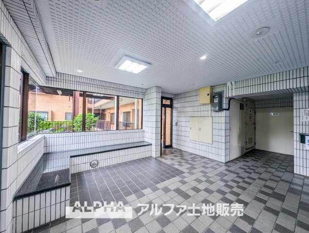 ダイアパレス昭島Ⅱのエントランス|【lobby】
◆ロビー◆共用部は管理の行き届いた綺麗なスペース。いつも明るく家族を、来客を出迎えてくれる大切な場所です。