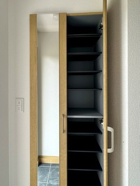 Broadway(ブロードウェイ)Ⅰの玄関