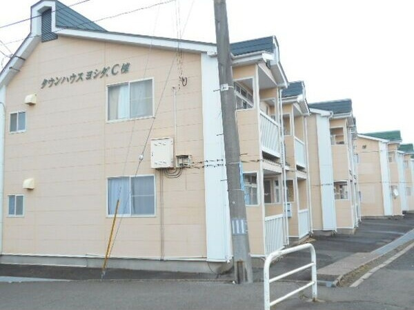 タウンハウスヨシダC棟のエントランス