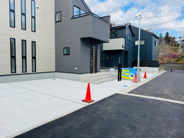 八王子市　川口町　新築一戸建て　４６期の前面道路含む現地写真|～東側4ｍ道路に面しています～