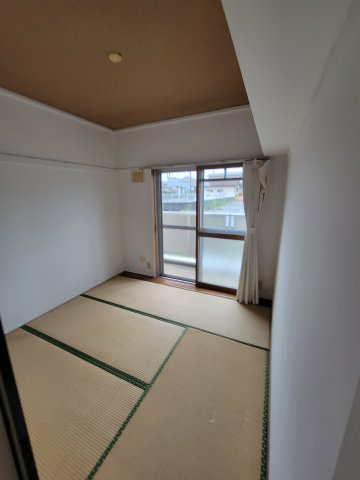 ビレッジハウス滝沢大崎2号棟の和室