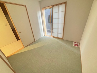 【洋室】 | 廿日市市大東（廿日市駅徒歩９分！）全2区画　NO2【外構工事費込】 | リビングから続き間