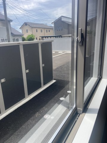 ワンリッチ上野町Bのバルコニー