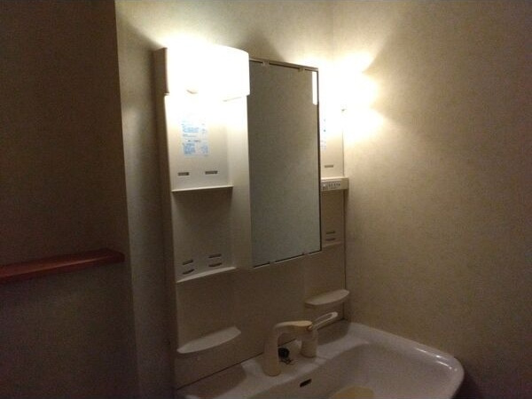 水沢ステーションアベニューB棟の独立洗面台