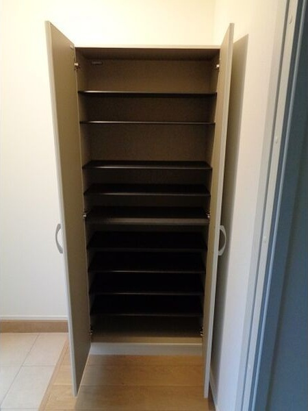 エルシオン A棟の玄関