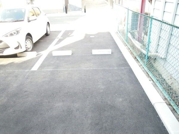 Porte BonheurⅣ(ポルトボヌール4)　B棟の駐車場