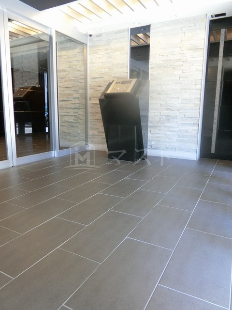 プレサンス南森町ライズのロビー