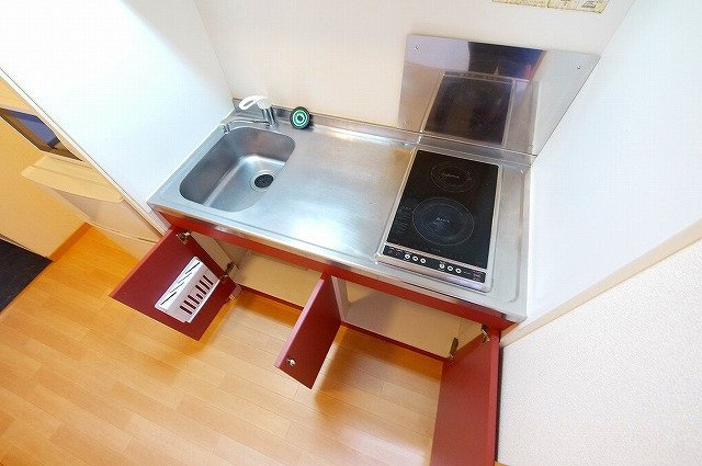 レオパレスビューヒルズテンのキッチン