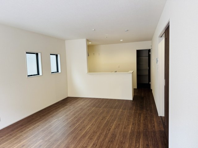 八王子市　川口町　新築一戸建て　４６期の内装|～18.0帖の明るいLDKで、家族団欒の時間をお過ごしいただけます～