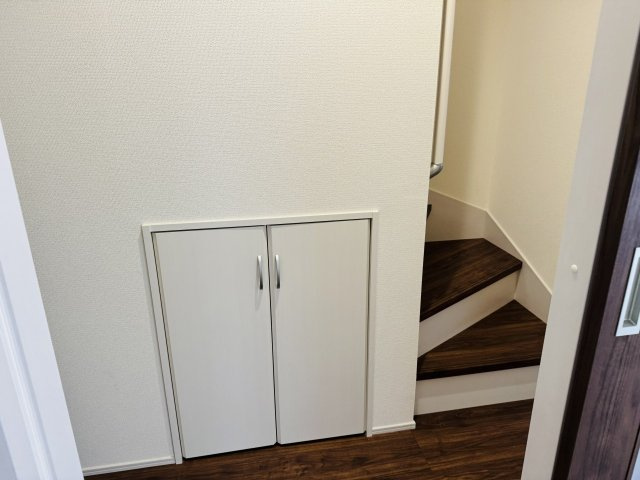 八王子市　川口町　新築一戸建て　４６期の収納|～階段下収納　掃除グッズ、災害時グッズ、備品ストックなどに大活躍～