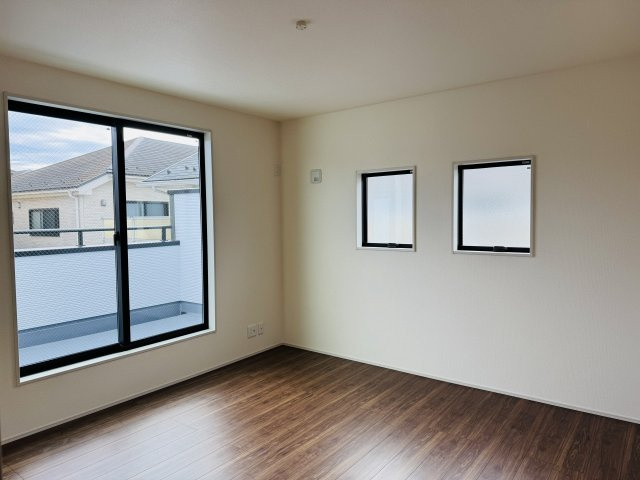 八王子市　川口町　新築一戸建て　４６期の寝室|～2階8.0帖の主寝室　ベッドなど大型家具のレイアウトもしやすい広さです～