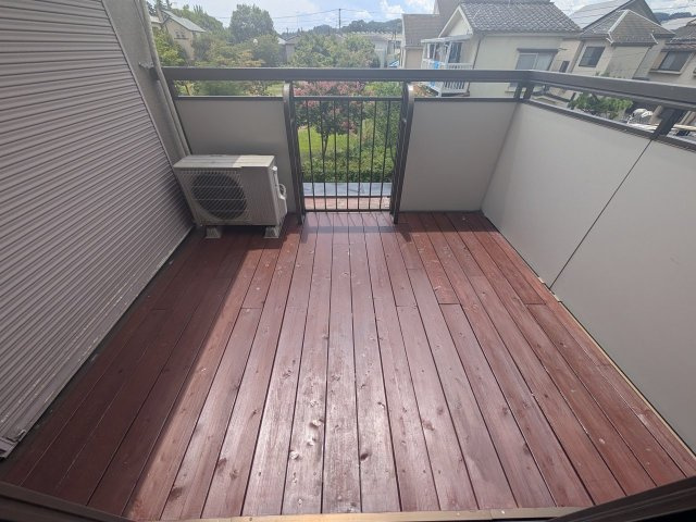 テラスハウス羽中のバルコニー