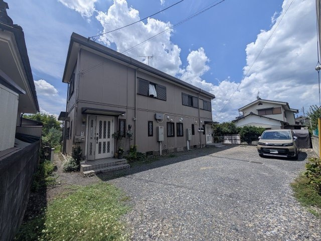 テラスハウス羽中の外観