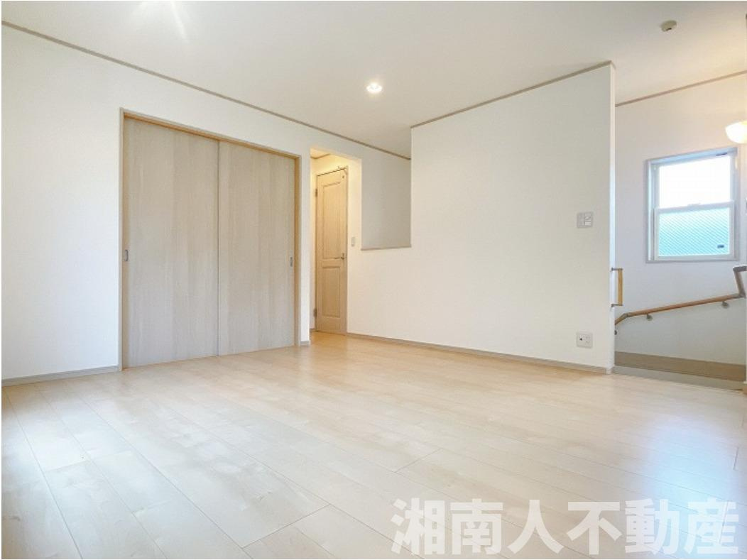 高座郡寒川町一之宮3丁目　戸建の居間・リビング|使いやすいリビングです