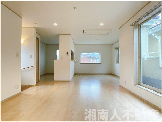 高座郡寒川町一之宮3丁目　戸建の居間・リビング|使いやすい居間です