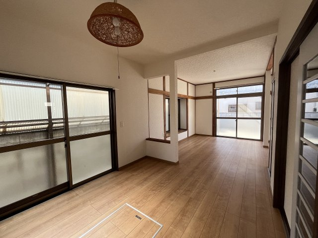 西城南5丁目戸建ての居間・リビング|LDK