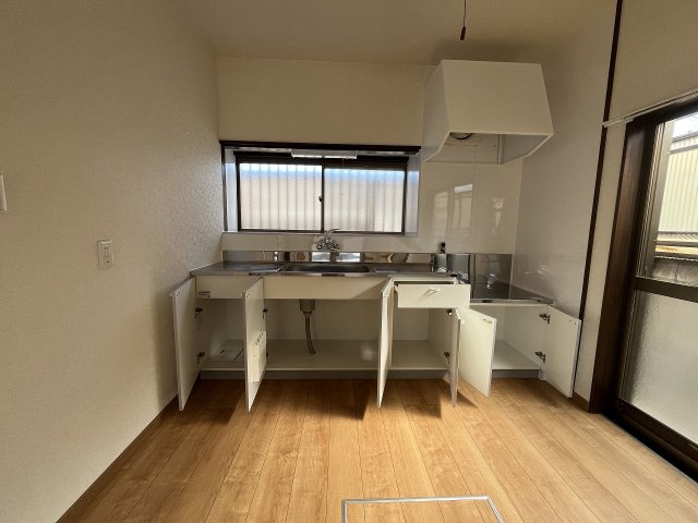 西城南5丁目戸建てのキッチン|キッチン収納