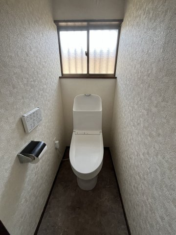 西城南5丁目戸建てのトイレ