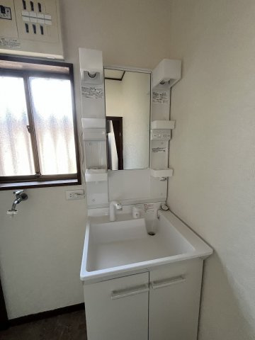 西城南5丁目戸建ての洗面所