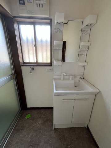 西城南5丁目戸建ての洗面所