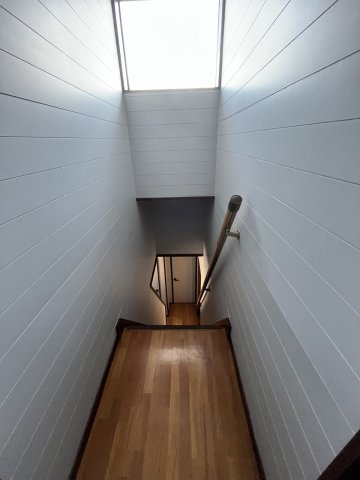 西城南5丁目戸建てのその他|階段