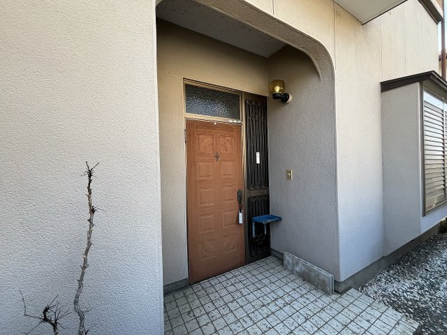 西城南5丁目戸建ての玄関