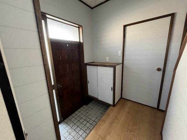 西城南5丁目戸建ての玄関