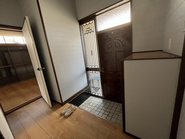 西城南5丁目戸建ての玄関