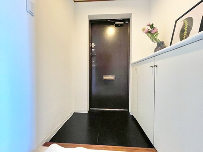 【玄関】 | コスモ上野東 | エイブル売買事業部では、箕面市・豊中市・吹田市・池田市・茨木市・高槻市の北摂エリア全域で、物件のご紹介を致しております。北摂エリアにて購入物件をお探しの際は、当社までお問合せ下さいませ。