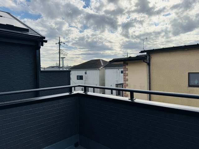 八王子市　川口町　新築一戸建て　４６期のバルコニー|～陽当たりの良いバルコニー　洗濯物がよく乾きそうです～