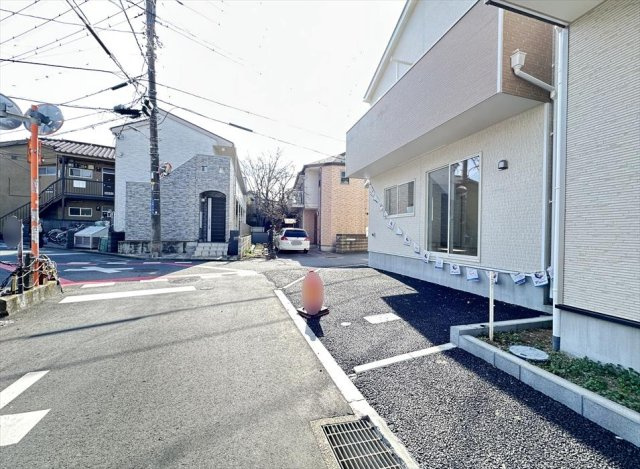【前面道路含む現地写真】 | 志木市本町2丁目　新築一戸建住宅　全2棟　(志木本店) | 交通量の少ない閑静な住宅地です。