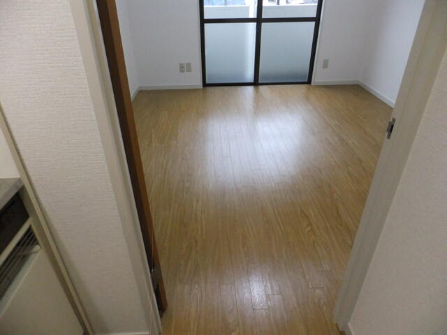 クロス。壁・天井張り替え済